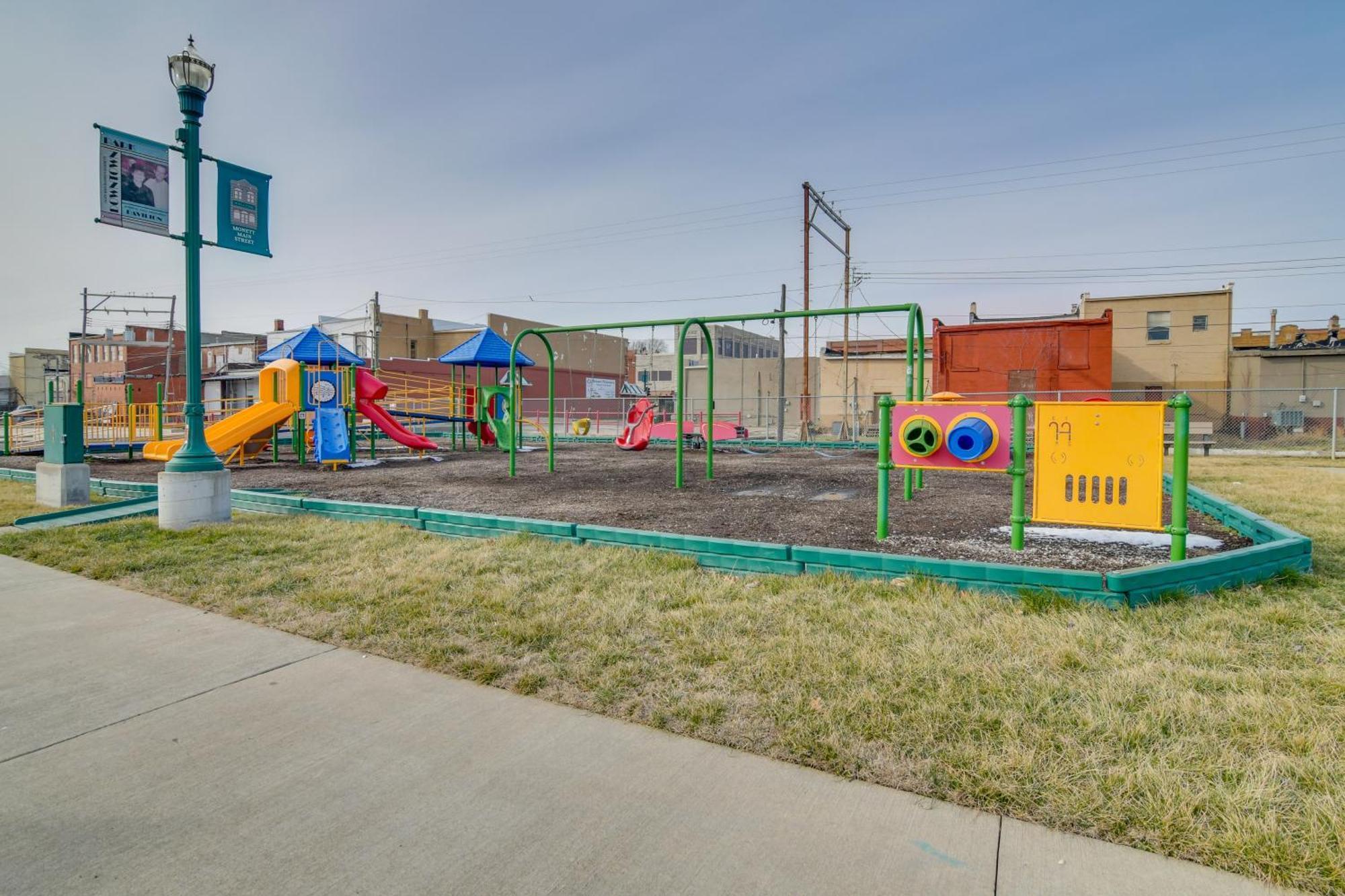 Dtwn Loft In The Heart Of Monett Pets Welcome! Екстериор снимка