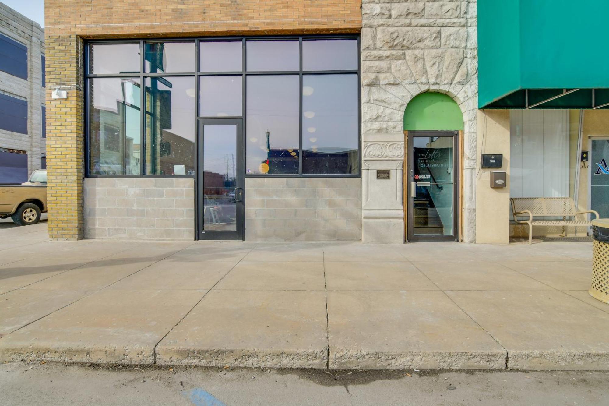 Dtwn Loft In The Heart Of Monett Pets Welcome! Екстериор снимка