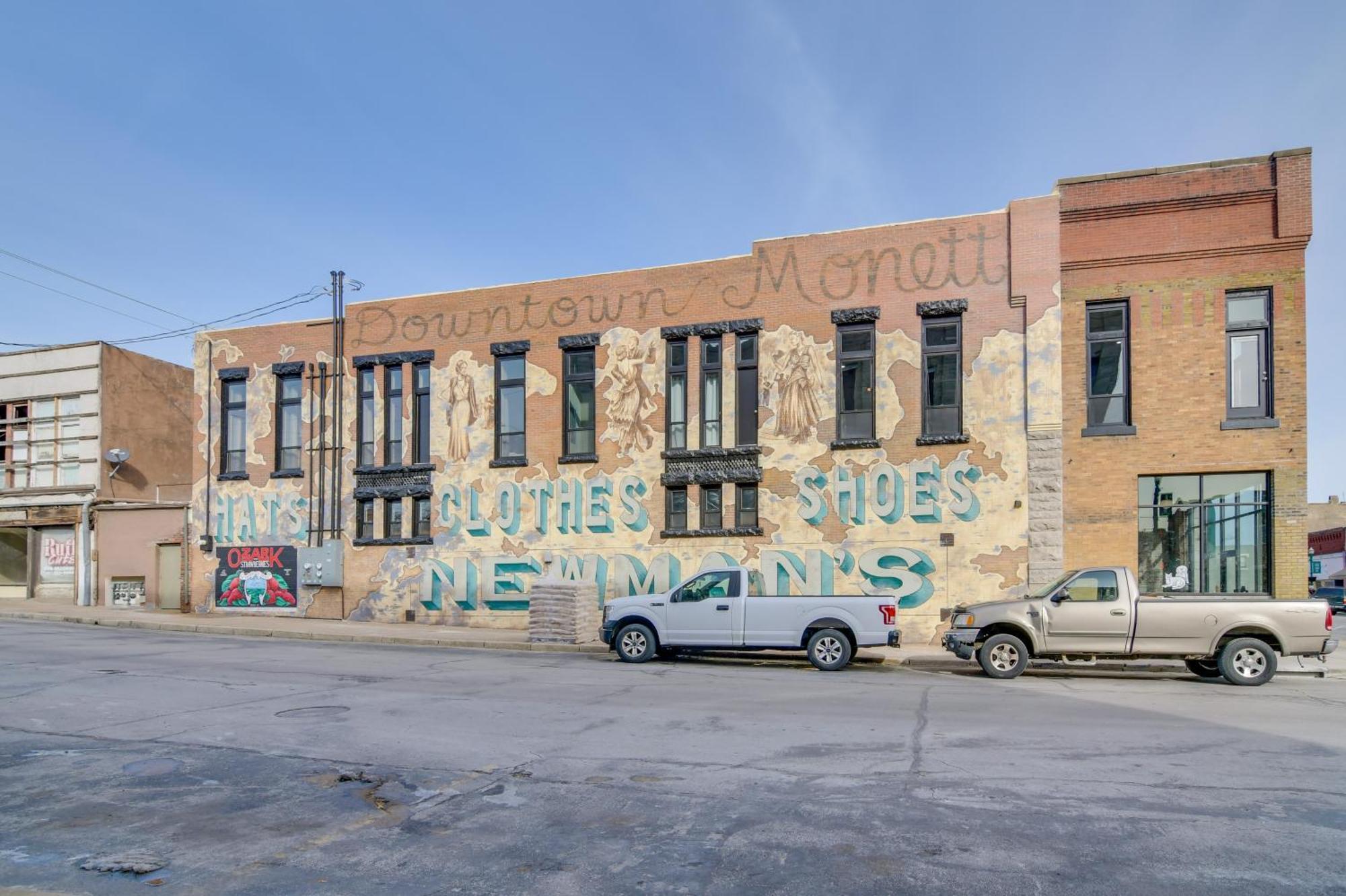 Dtwn Loft In The Heart Of Monett Pets Welcome! Екстериор снимка