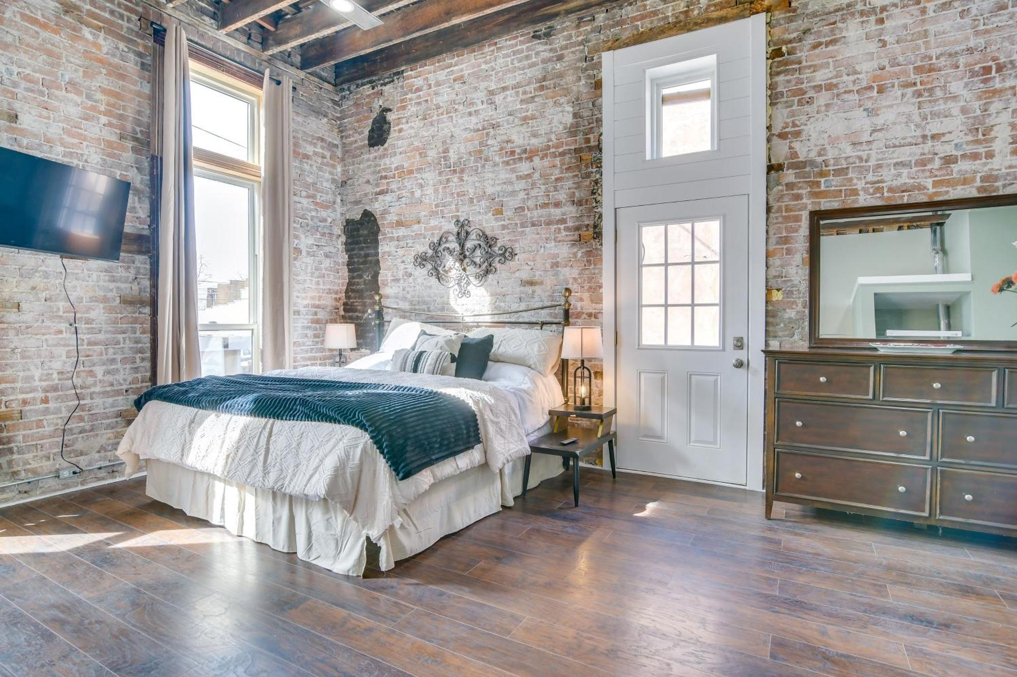 Dtwn Loft In The Heart Of Monett Pets Welcome! Екстериор снимка