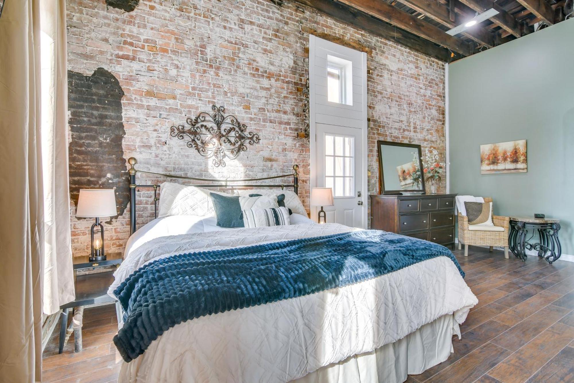 Dtwn Loft In The Heart Of Monett Pets Welcome! Екстериор снимка