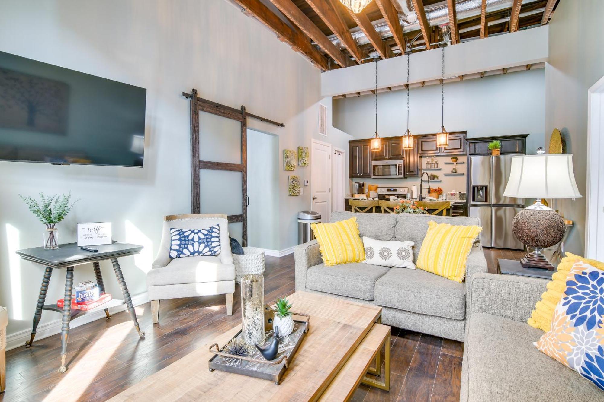Dtwn Loft In The Heart Of Monett Pets Welcome! Екстериор снимка