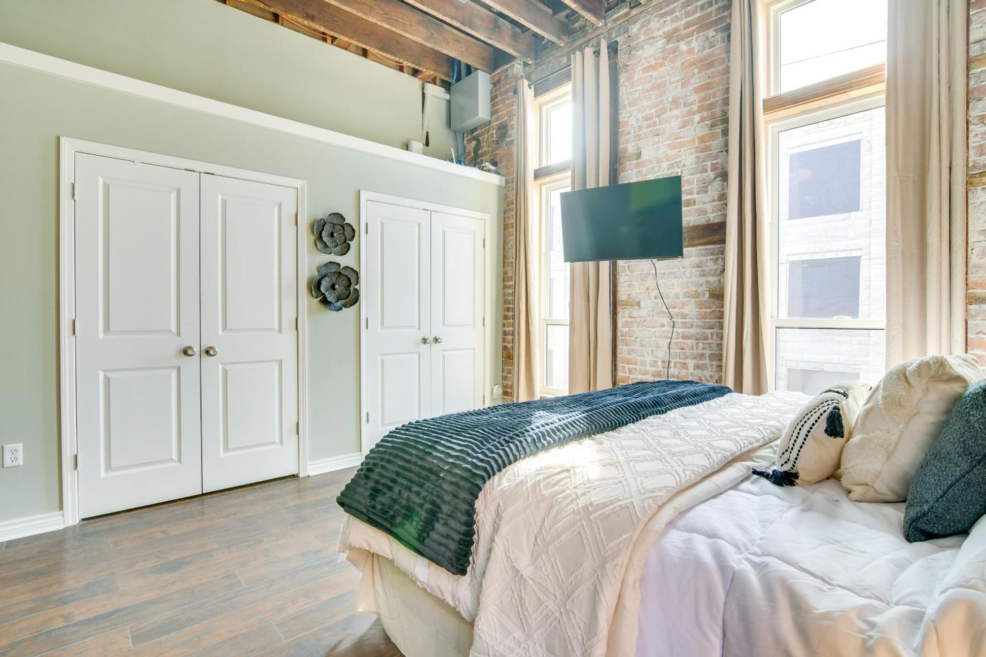Dtwn Loft In The Heart Of Monett Pets Welcome! Екстериор снимка